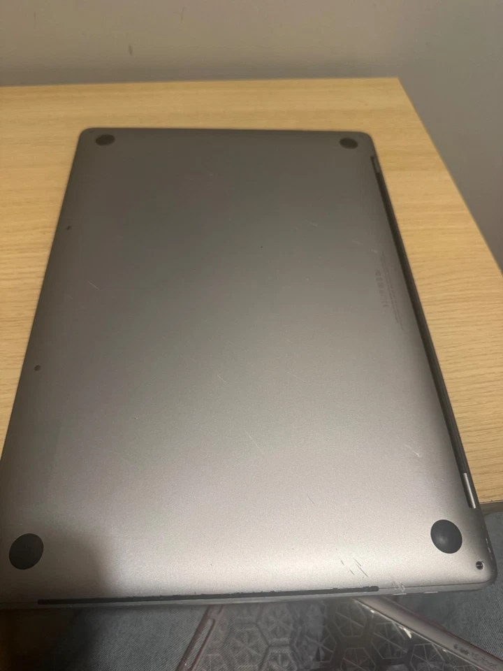Apple MacBook Pro 15" 2016 · i7 · 16GB · 1TB, photo 2 of 5