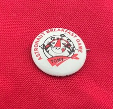 Kellogg's Pinback Tony The Tiger Astronaut Breakfast Game Pin Button 1960s Vtg