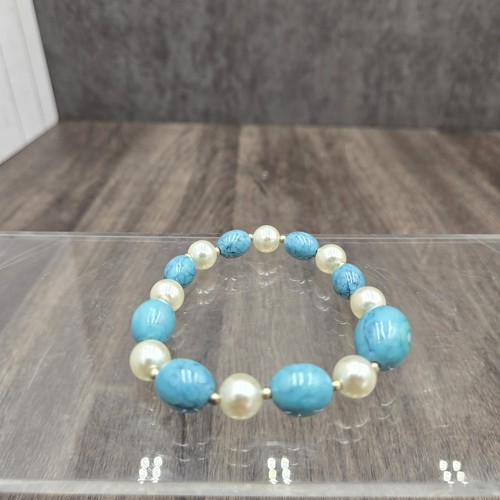 Turquoise and Pearl Beaded Bracelet Costume Jewelry - Picture 3 of 5