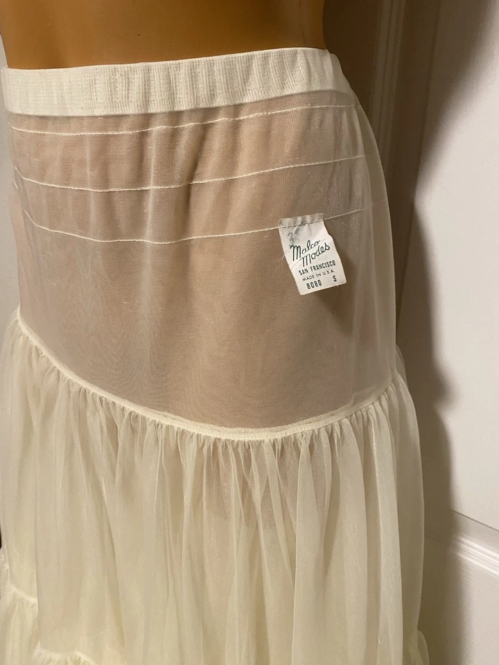 VTG MALCO MODES SAN FRANCISCO IVORY CHIFFON W/ LACE DOUBLE LAYER PETTICOAT SLIP - Image 4 of 4