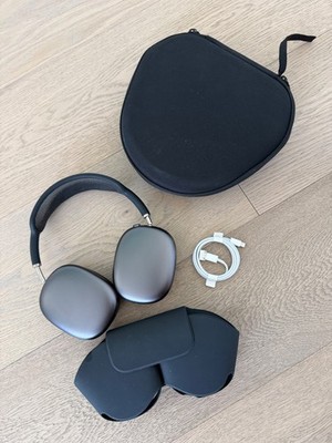 Apple AirPods Max Wireless Over-Ear Headphones - Space Gray A2096 W/case + Carry