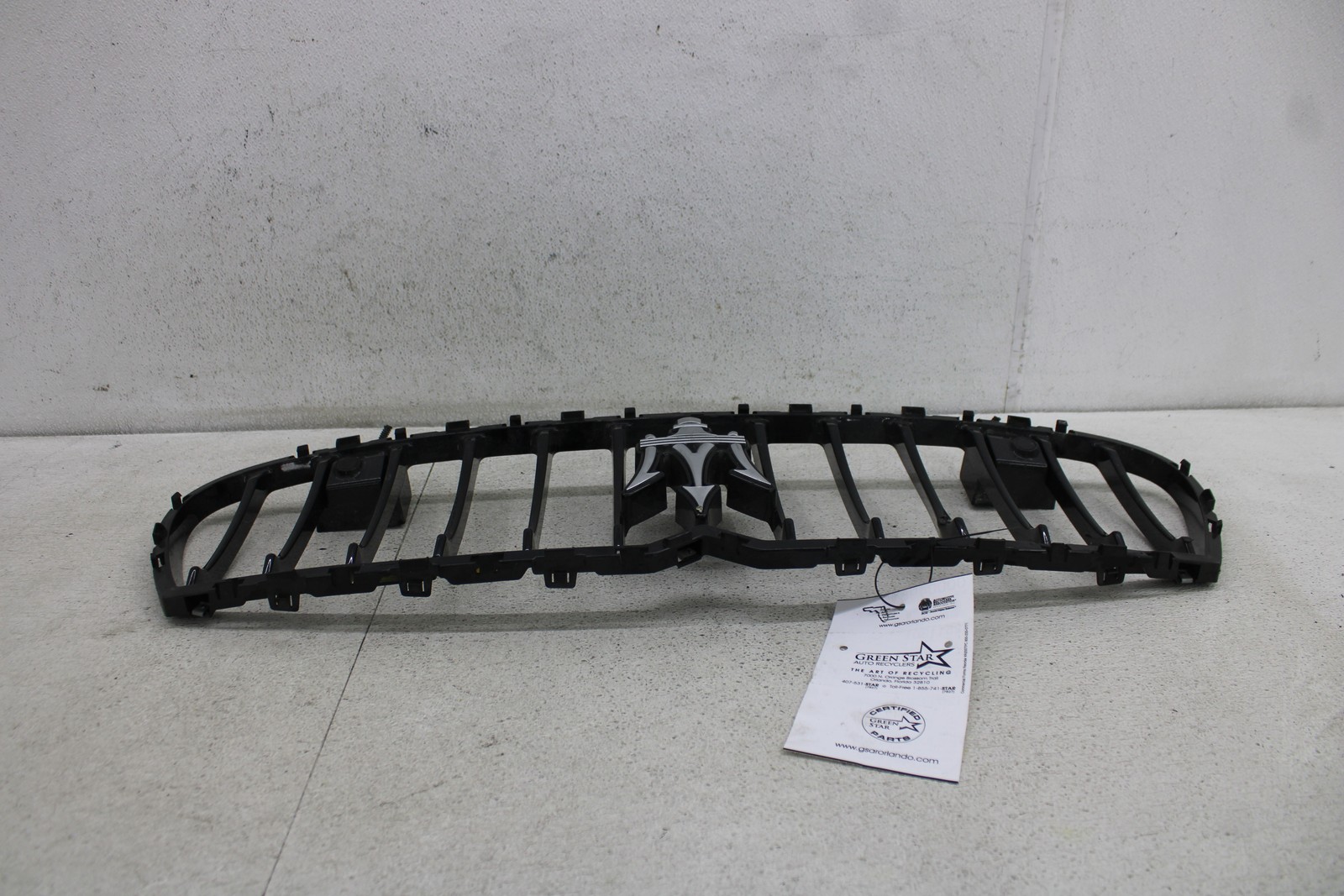 Grille UPPER CENTER W/ PARK ASSIST SENSORS 4DR AS SEEN MASERATI GHIBLI 2016