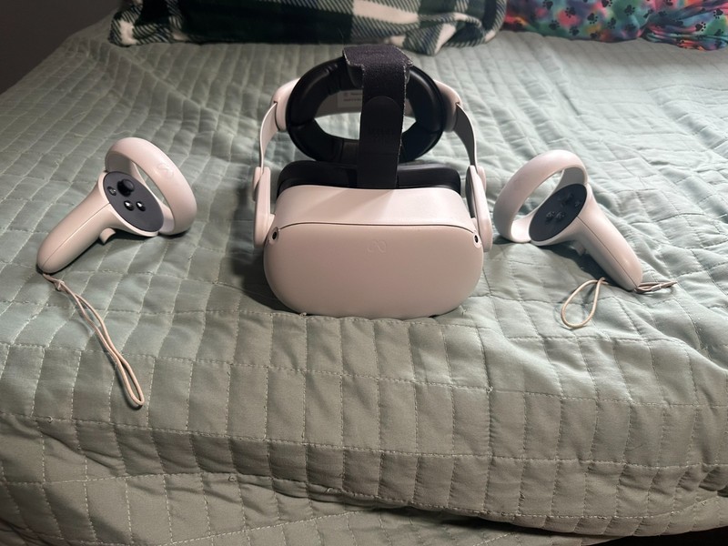 meta quest 2 128gb New sticks and Kiwi co comfort strap (read description)