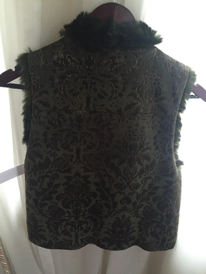 Alice + Olivia Raven Fur Reversible Green Vest New With Tags - Image 4 of 4