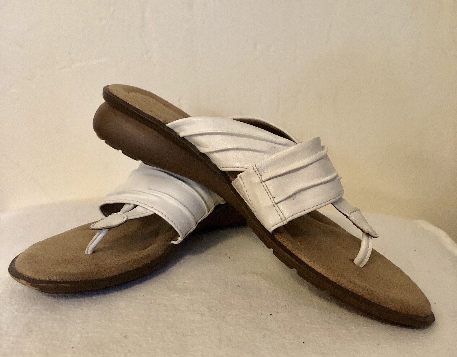 Naturalizer Joi Women's Sandals White Slip On Size Cushioned Footbed 7