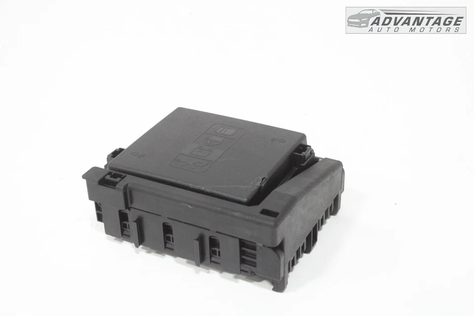 2021-2022 CHEVROLET BLAZER ENGINE BAY FUSE RELAY JUNCTION BOX BLOCK OEM Foto 2 de 4