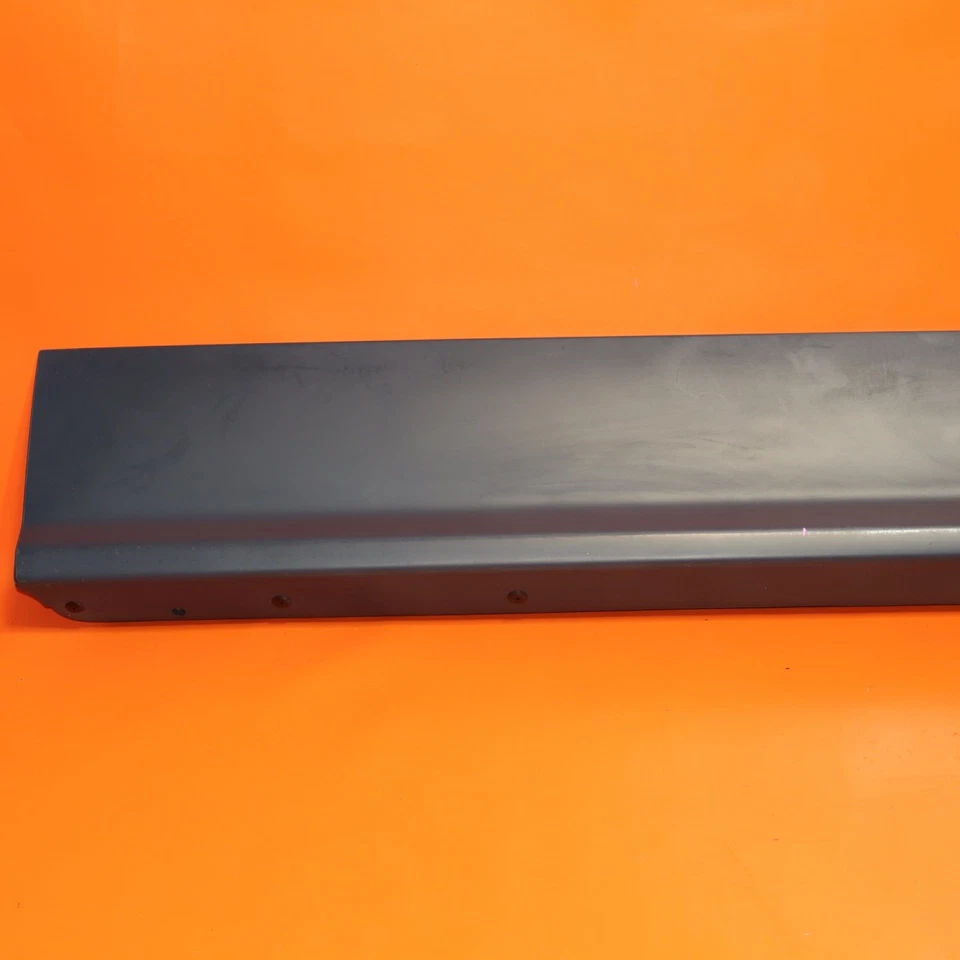 Moldura puerta delantera inferior derecha Cadillac SRX 2006 2007 2008 2009 194482456 OEM Foto 2 de 4