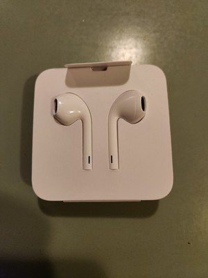 Apple Lightning Earpods with 3.5mm Headphone Adapter OEM Earbuds iPhone.  New 
