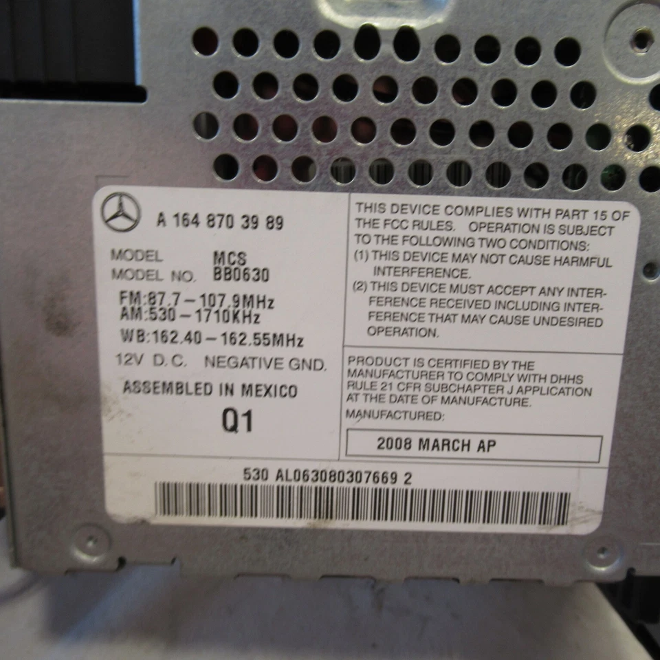 2007 梅赛德斯-奔驰 ML 级调幅调频收音机接收器带显示屏带导航原始设备制造商 — 第 3/4 张图片