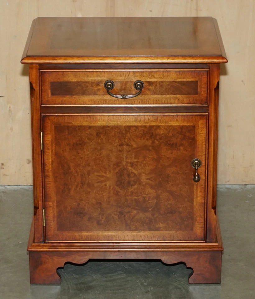 PAIR OF BRIGHTS OF NETTLEBED BURR WALNUT SIDE TABLE SIZED NIGHTSTANDS CUPBOARDS - Image 4 of 4