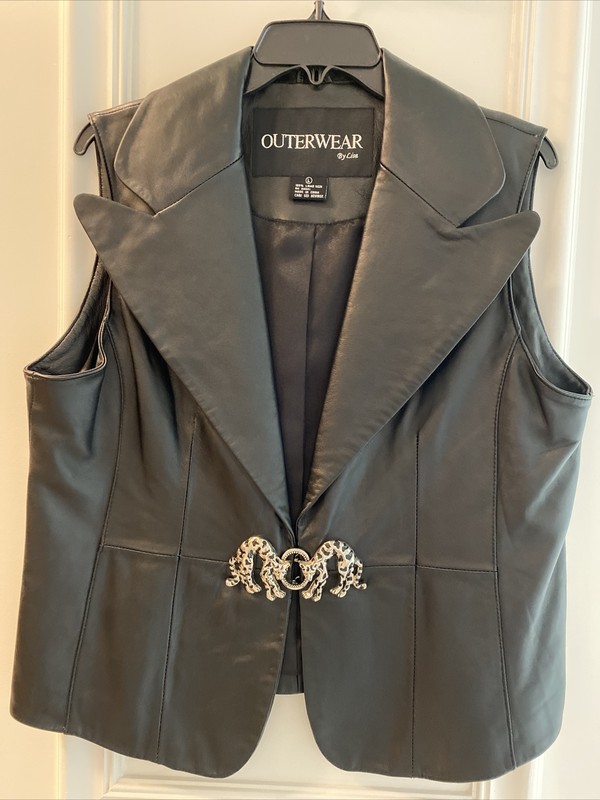 Outwear By Lisa Black Leather Vest With Cheetah Clasp Size Large