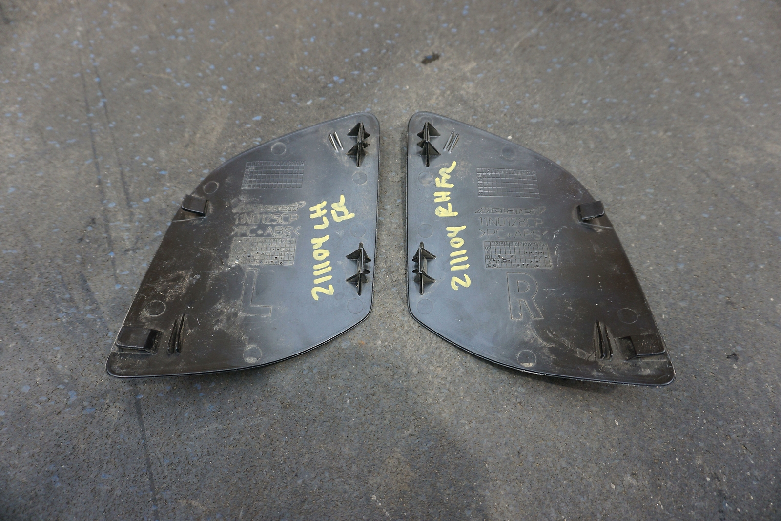 Set Left Right Dash Panel End Cap OEM 11N0125CP 11N0128CP McLaren 650S Spider 16