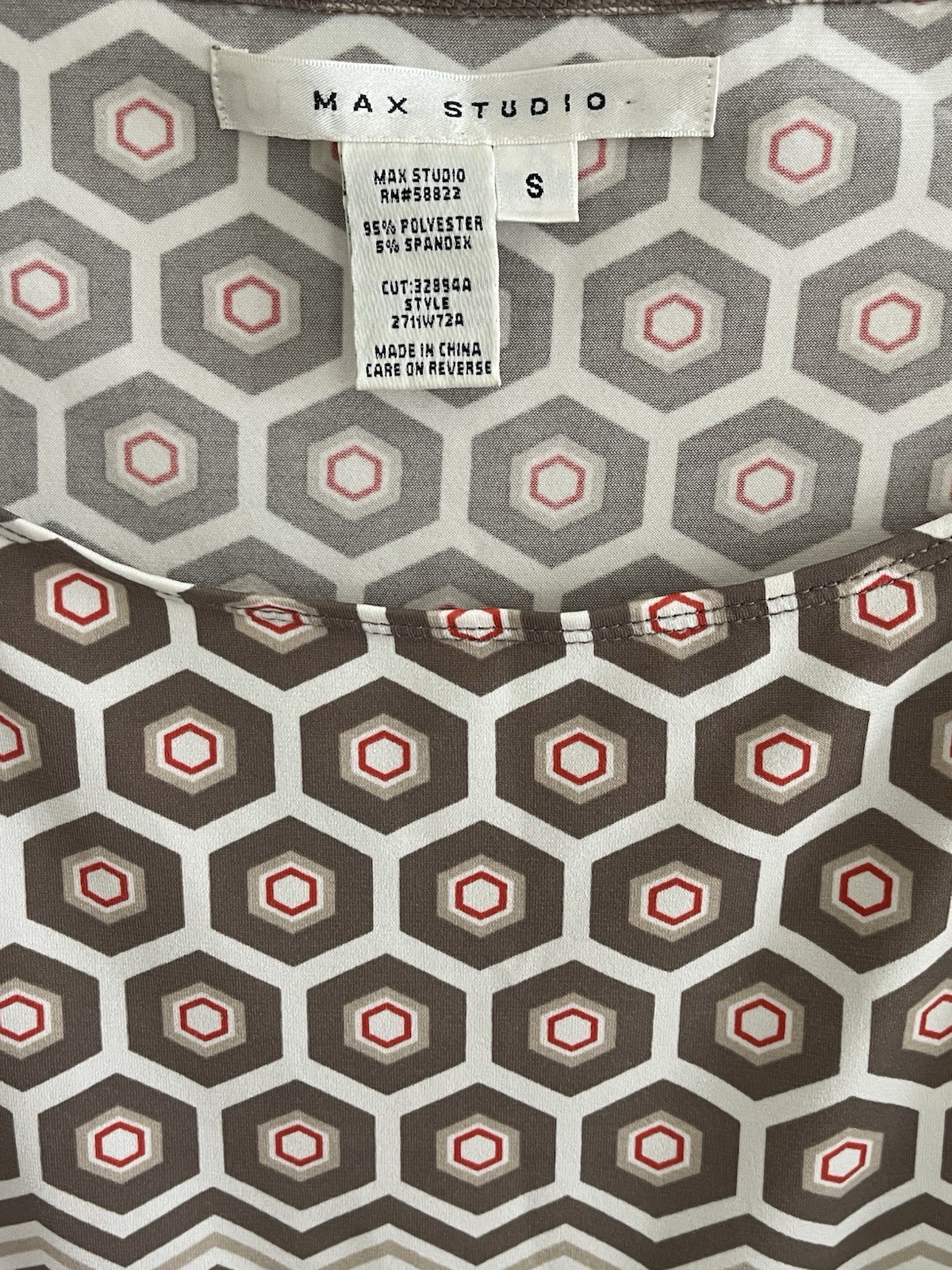 Woman’s Max Studio Geometric Patterned Top Size S… - image 3