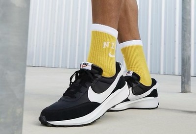 Nike SZ 10.5  WAFFLE DEBUT Mens Casual Shoes NEW Black DH9522-001
