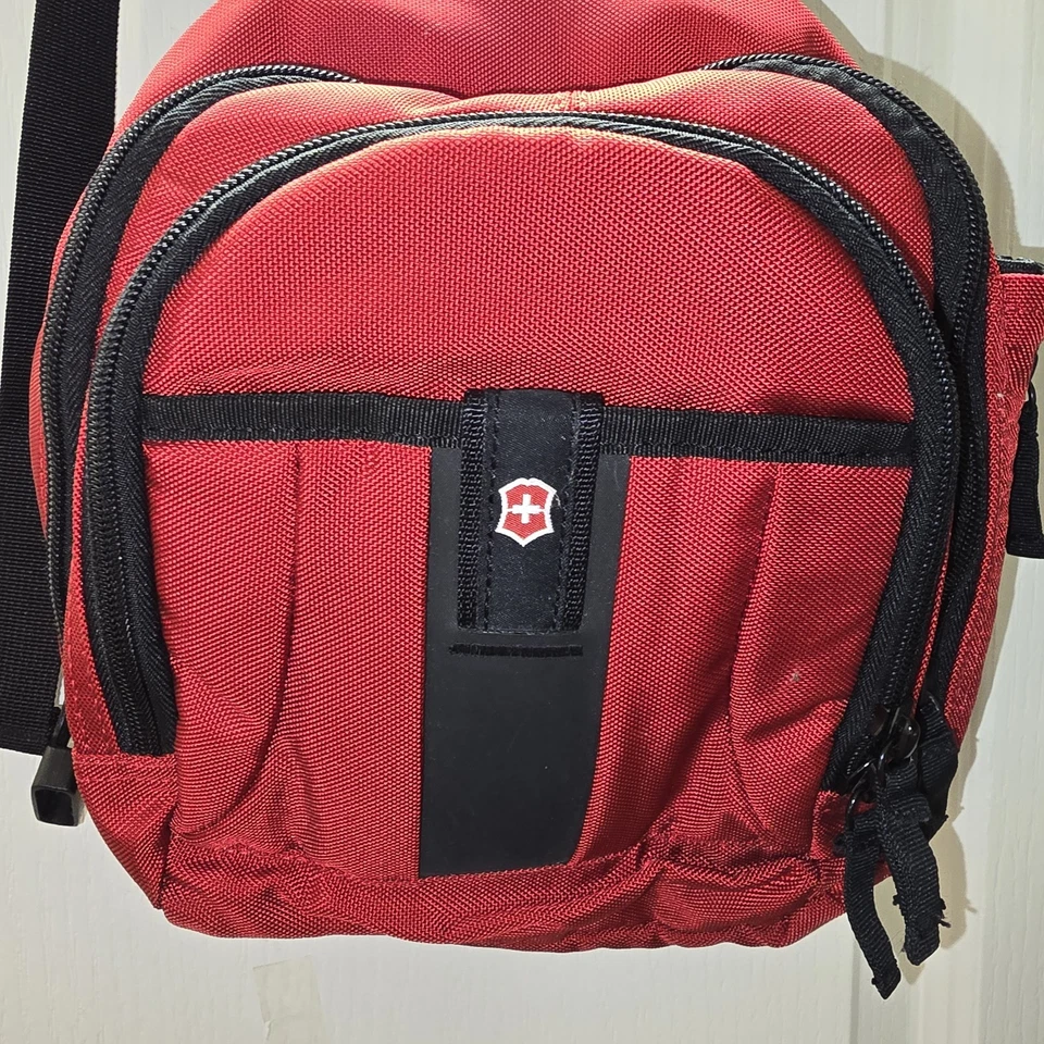Mochila Victorinox Swiss Army 3 vias vermelha mini bolsa de viagem luxo bolso garrafa - Imagem 2 de 4