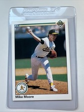 Mike Moore 1990 Upper Deck 275 Athletics + Card Saver