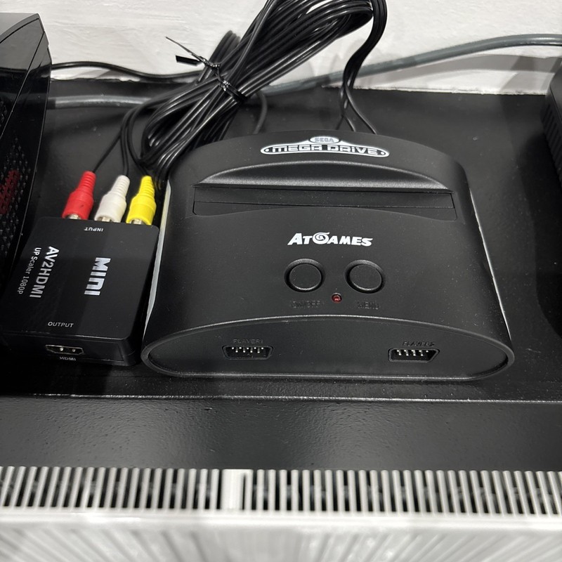 Sega Mega Drive Mini Arcade Gaming Console 16-Bit Emulator with 40 Games