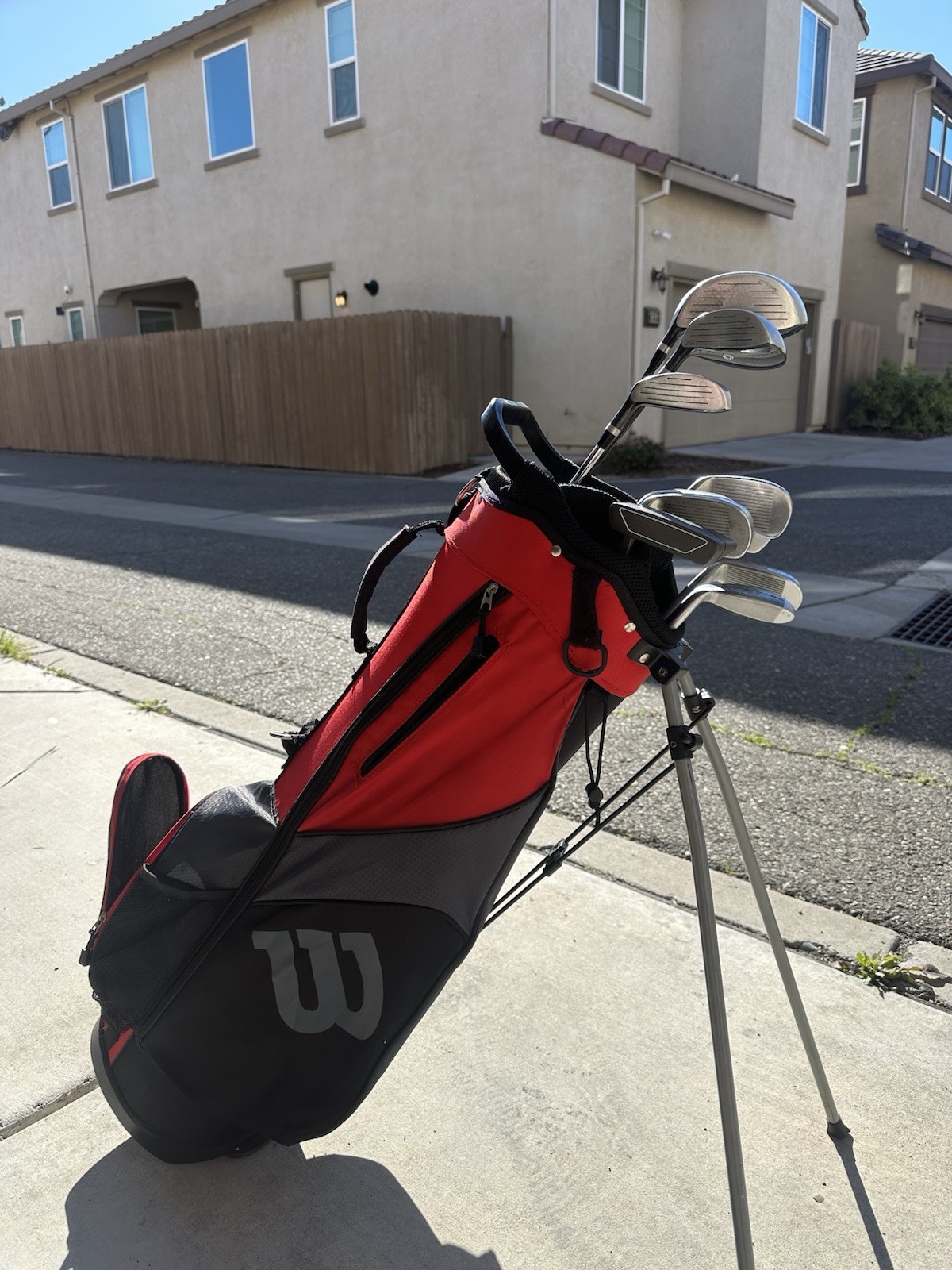 Wilson Men&rsquo;s Profile Complete Set w/ Stand Bag (no head co