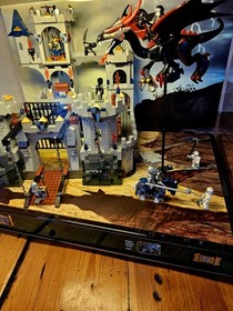 LEGO 7094 Royal Castle Shop Display Display Case Castle Store Knights Vintage EOL
