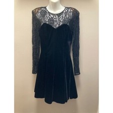 Vintage 80s Velvet and Lace Black Cocktail Dress by Zum Zum Size 11/12
