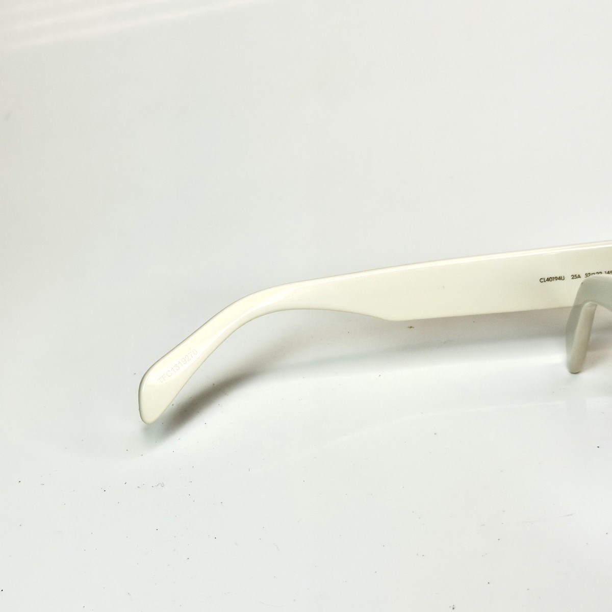 CELINE CL40194U 40194 TRIOMPHE Paris White Gold Logo Oval 