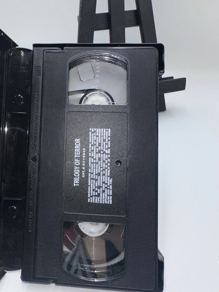Trilogy of Terror VHS 1999 Collector's Edition Clamshell Horror Gore Cult  - Image 3 of 3