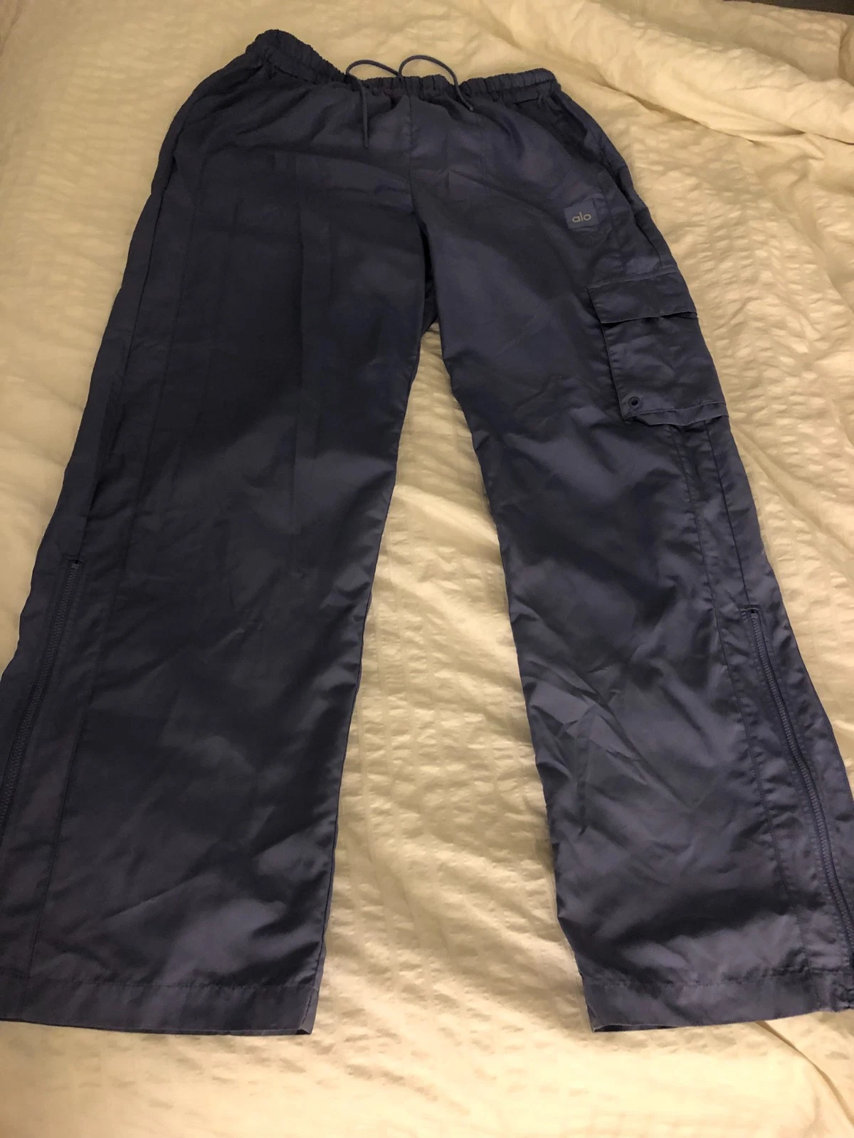 Alo Yoga High Waist Ski Moto Puffer Pant BLUE L Cargo womens
Opens in a new window or tab