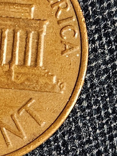 1977 Penny Errors No Mint Mark, Struck Off Center, Close AM - Picture 9 of 14