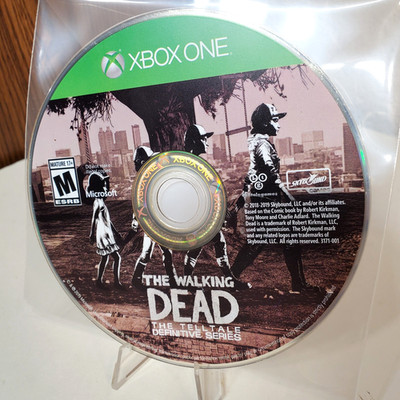 The Walking Dead: The Telltale Definitive Series (Xbox One, 2019) DISC ONLY