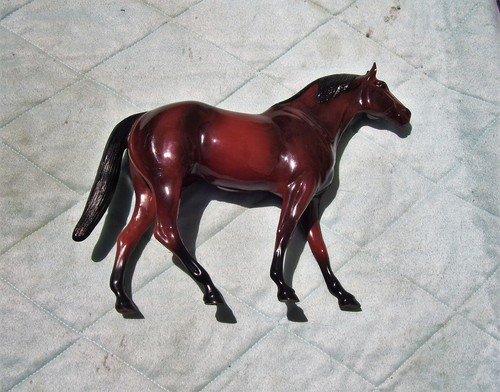 Vintage Hartland 9" Glossy Bay Thoroughbred From The 1960s - Picture 3 of 11