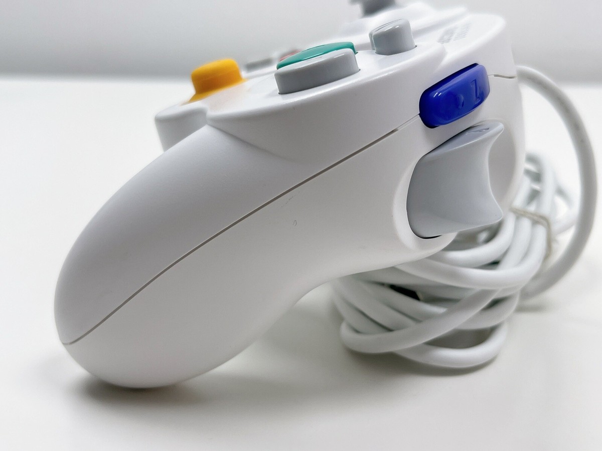 Nintendo GameCube Controller White and Clear DOL-003 GC set Nintendo GameCube Controller White and Clear DOL-003 GC set