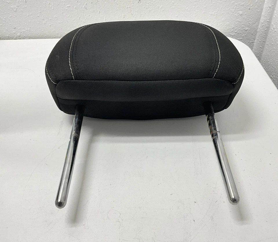 RAM PROMASTER 3500 2019 reposacabezas delantero izquierdo OEM Foto 4 de 4