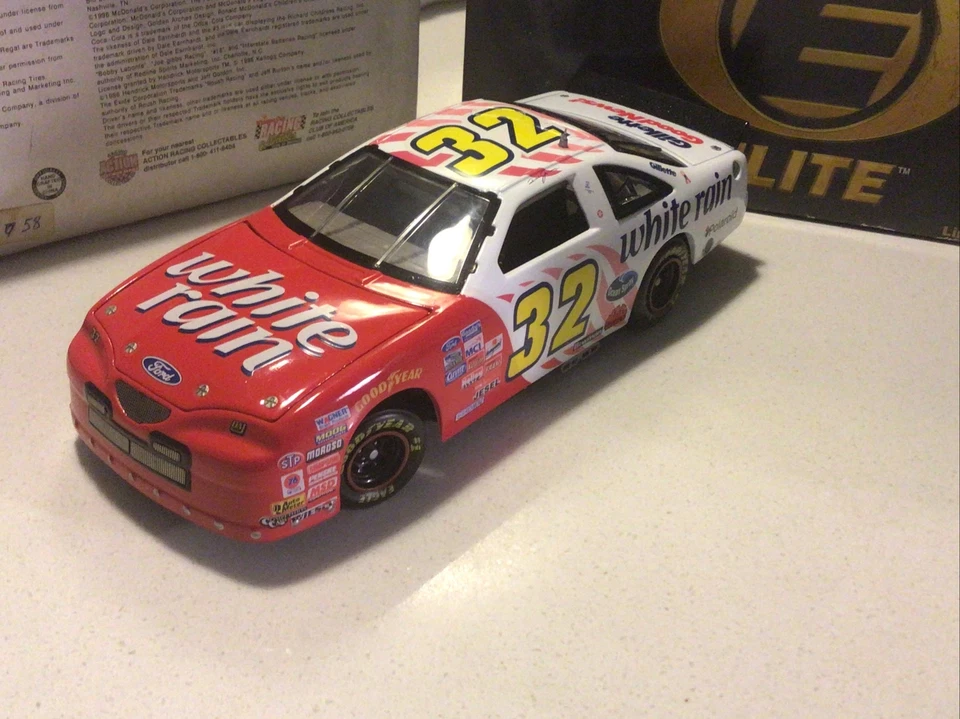 #32 Dale Jarrett 1997 Thunderbird NASCAR Diecast ACTION ELITE 1/1.500 VINTAGE - Imagem 2 de 4