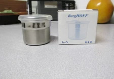 BergHOFF Salt Shaker w/ Plastic Lid 18/10 Stainless Steel