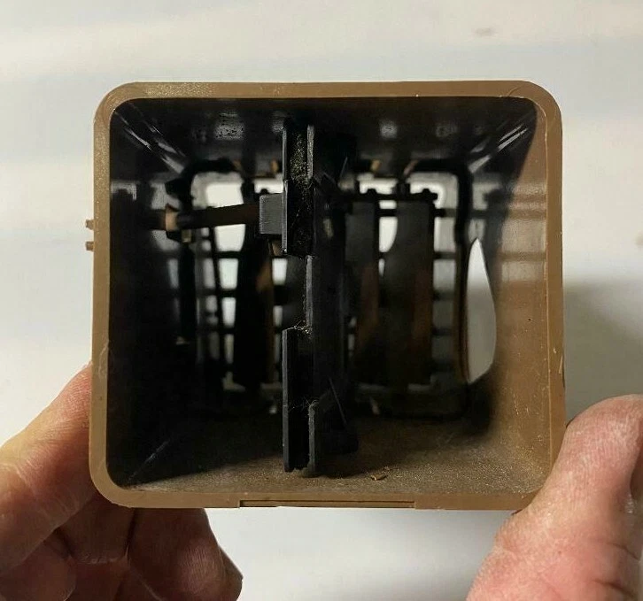 98-03 MERCEDES BENZ ML VENTILACIÓN DE AIRE P/N A1638300154 ML320 PIEZA ORIGINAL OEM BRONCEADA W163 Foto 2 de 4