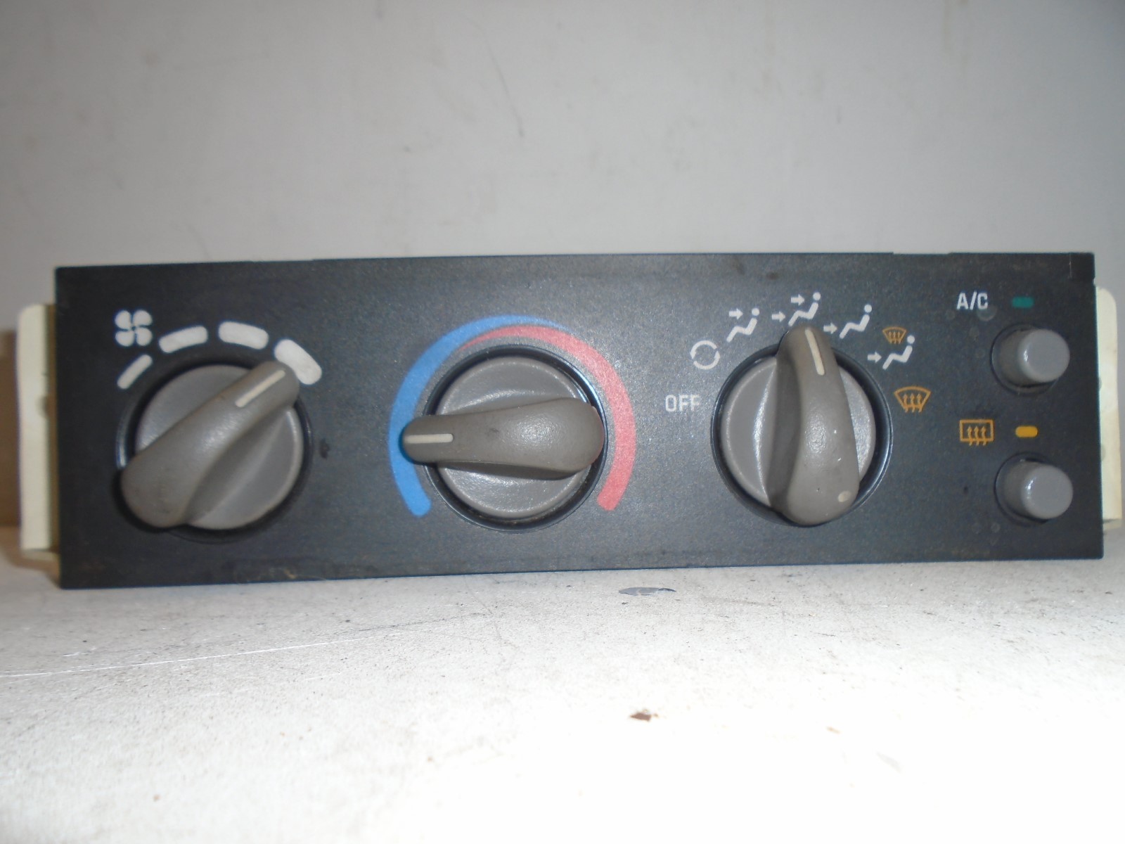 00 01 02 Pontiac Sunfire Heater AC Temperature Control Rear Defrost OEM