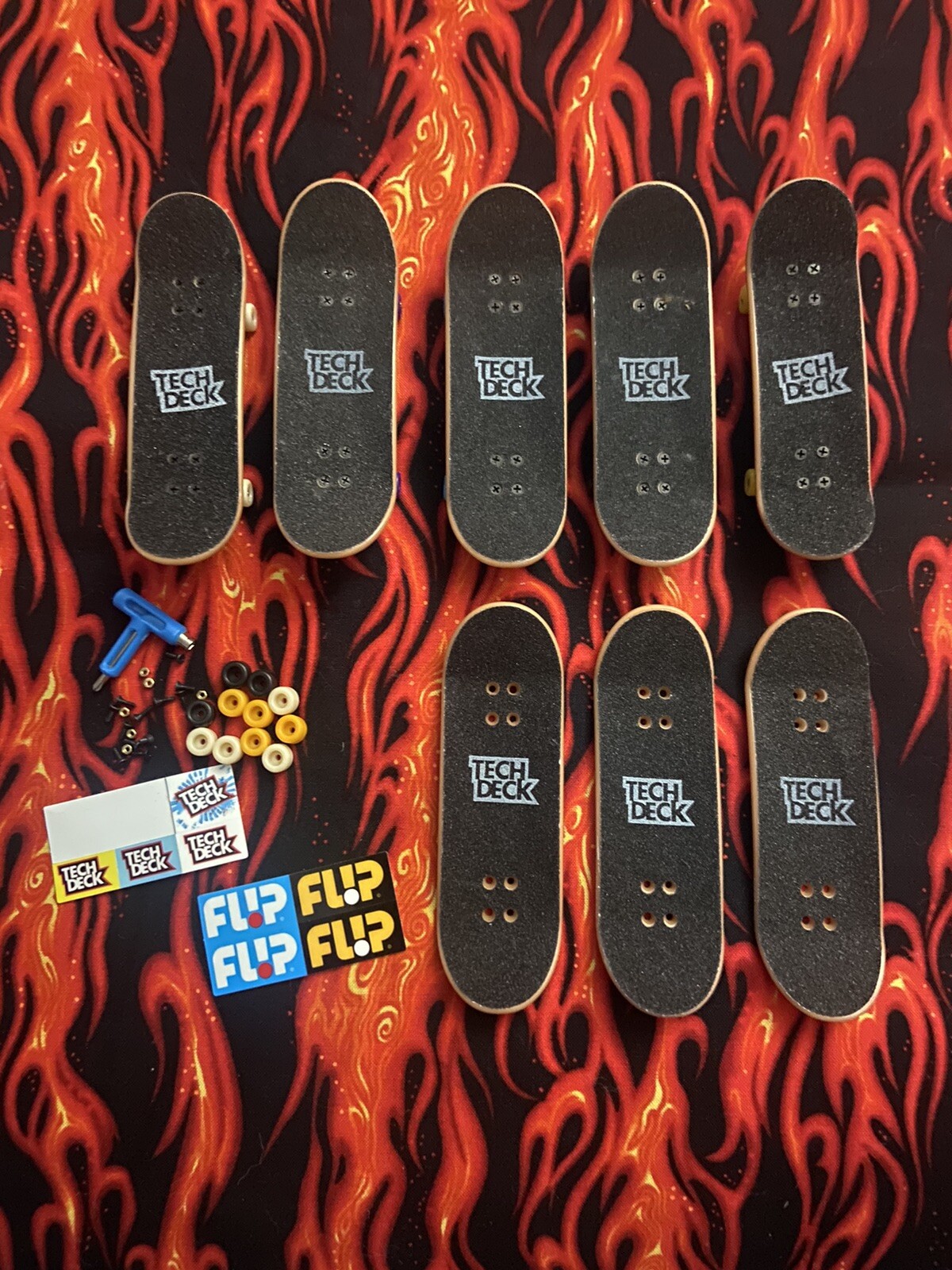 Tech Deck- Lot of 8 - Mini Finger Skateboards