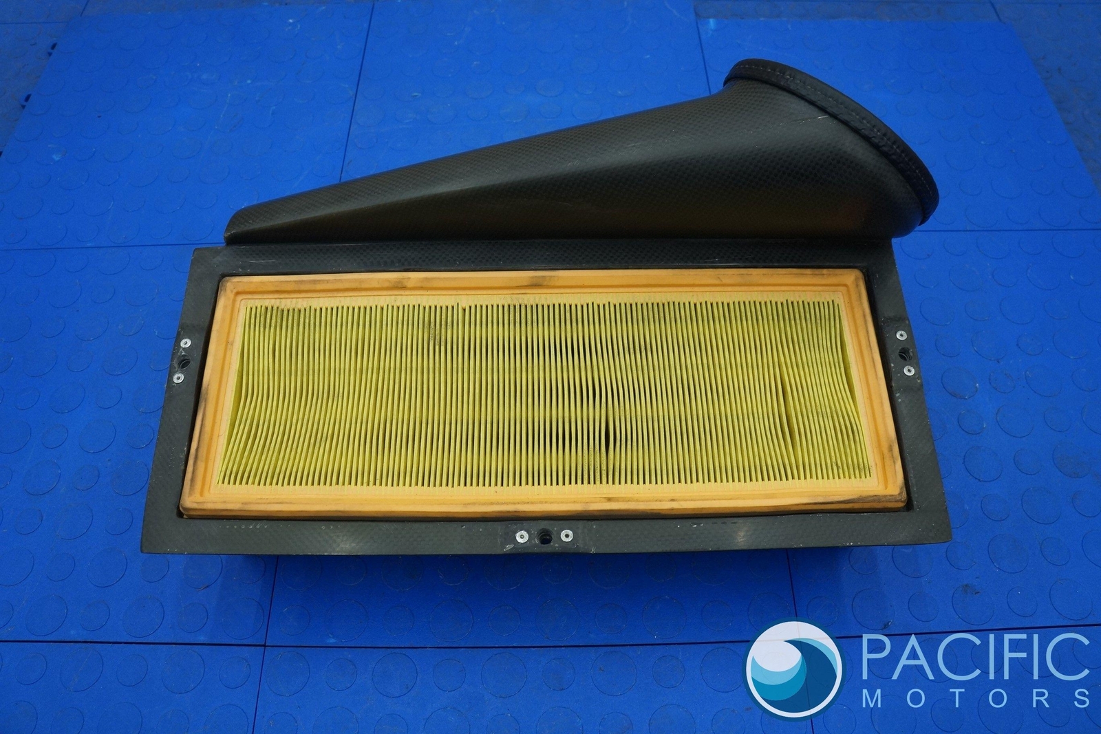 Left Lower Air Intake Cleaner Carbon Fiber 07M133837 Lamborghini Murcielago