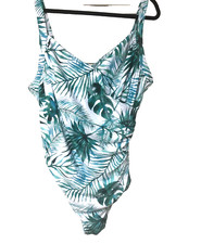 Emerald Bay Swimsuit Women's 24 3X Bathing Suit Tropical Print 1 PC Underwire