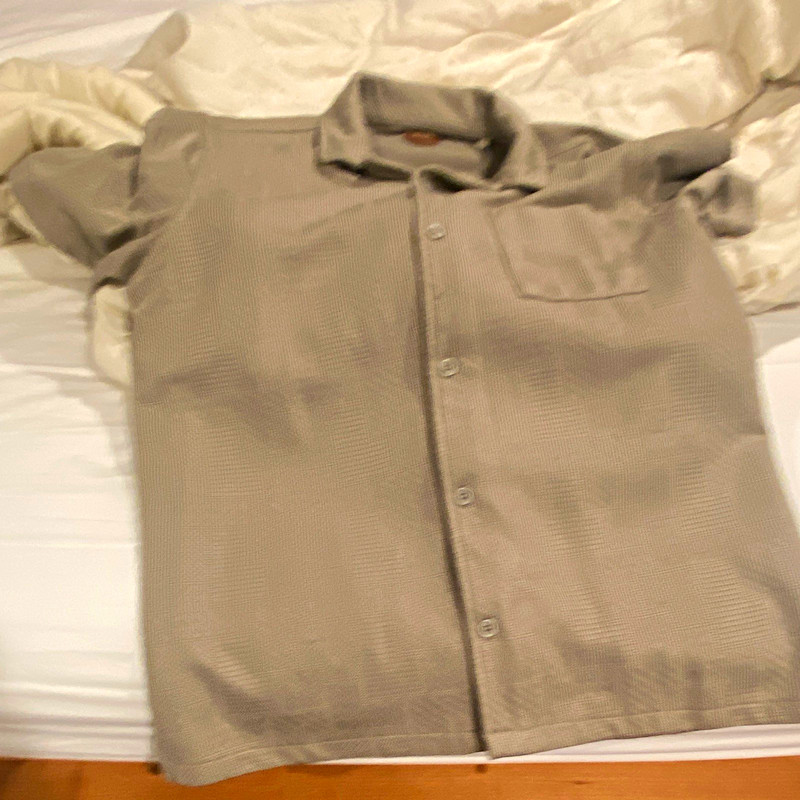 Men's M Beige Solid Short Sleeve Button-Up Point Collar Shirt Chest Pocket