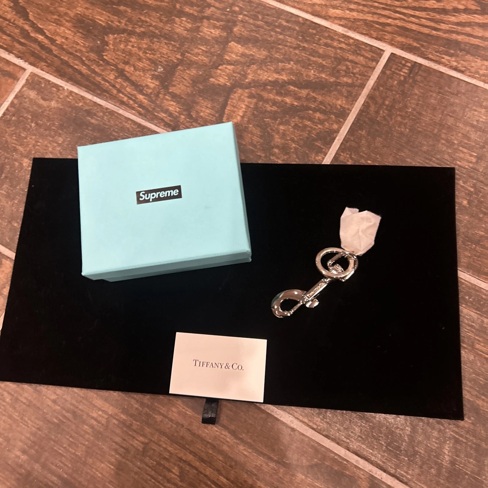 Porte clés étiquette ovale Supreme Tiffany & Co Retour à Tiffany neuf 925