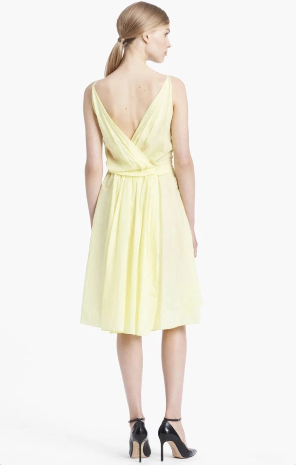 Vestido plisado de algodón amarillo ajustado Nina Ricci talla 6 precio de venta sugerido por el fabricante 1590 USD Foto 4 de 4