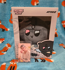 ATEEZ Mighteez Wooyoung/ Kkamyo comes with a photo card