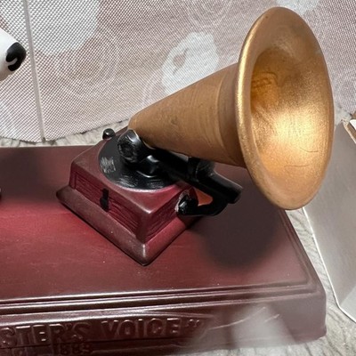 Nipper Dog Figurine the RCA Victor His Master's Voice Gramophone