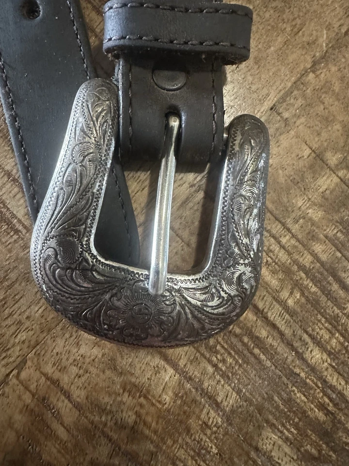 Cinturón vintage de cuero marrón occidental plateado con cuentas de hueso Concho para mujer, talla 28" Foto 2 de 4