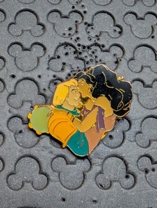 Disney Japan Pin Theater LE The Hunchback OF Norte Dame Esmeralda & Phoubus