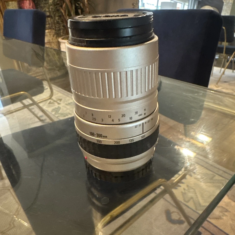 SIGMA 100-300 mm AF Zoom F4.5 - 6.7 DL Lens for Sigma SA Mount w/Hood & Pamphlet - Image 3 of 4