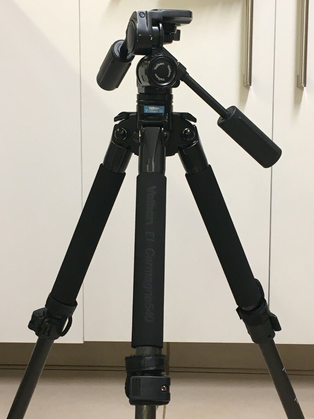 Velbon El Carmagne 540 Carbon Fiber Tripod with PH-250B 3-Way Panhead