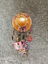 Pre Owned Lunch at the Ritz 2go Hat Pin