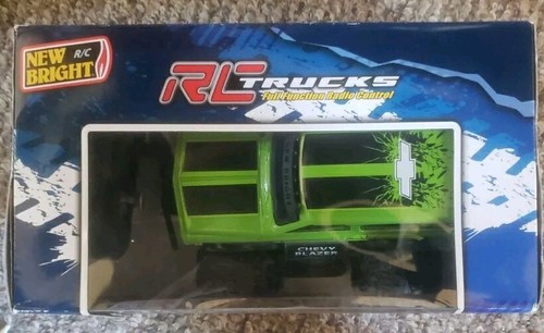NEW Bright 1:24 RC Trucks Chevy Blazer Remote Control Truck. GREEN 2017 - Picture 2 of 5